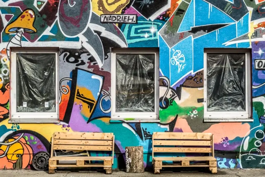 Eine mit Graffiti besprühte Wand in Potsdam.