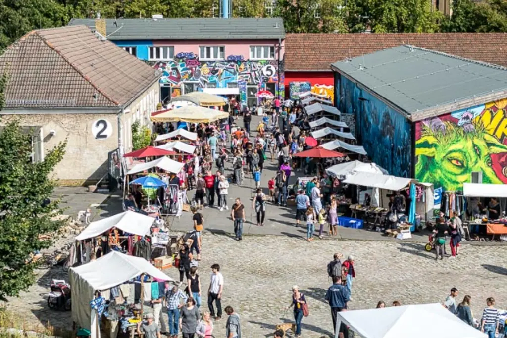 Flohmarkt auf dem Freiland