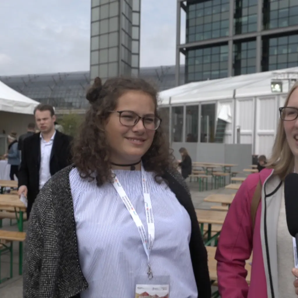 C0005.MP4.14_09_45_19.Standbild002