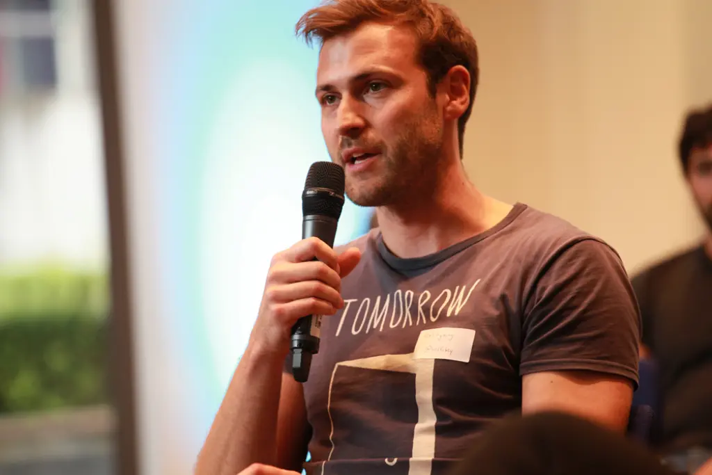 Sind unsere Politiker alles "alte Säcke"? Wolfgang Gründinger im Interview.