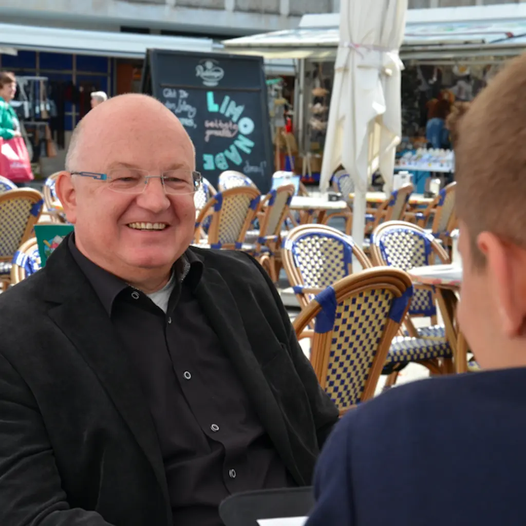 Wolfram Hirt im Interview mit Marcel Kupfer. Foto: Lilith Grull