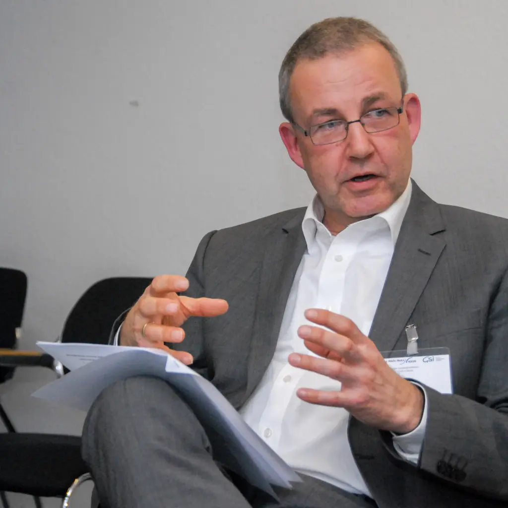 Interview mit Wolf Kinzel // Foto: Erik-Holm Langhof