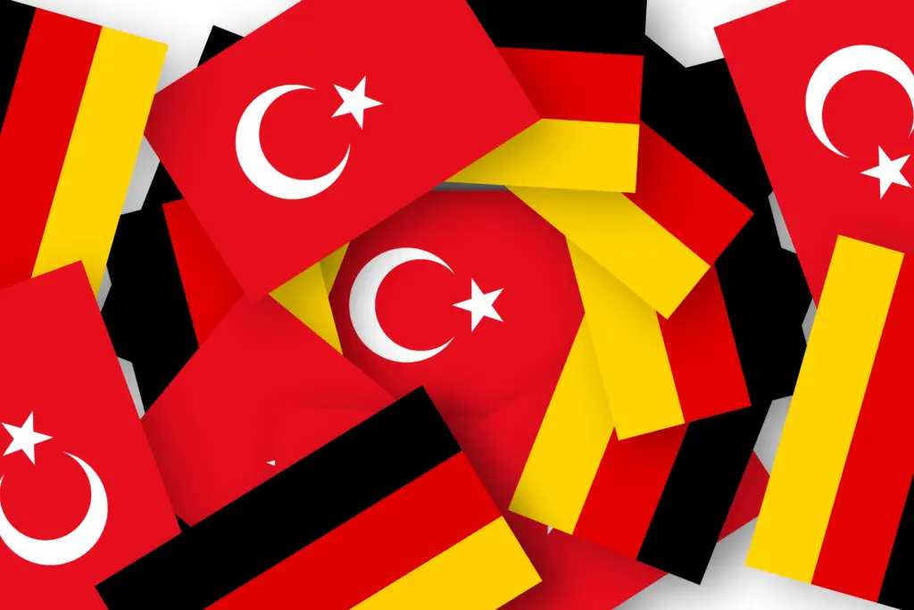 Türkische und Deutsche Flaggen