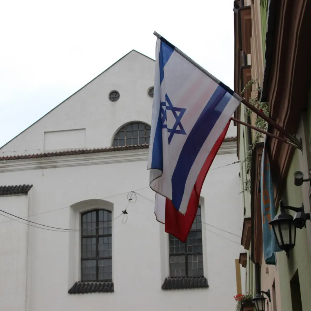 photo5348306814619462129