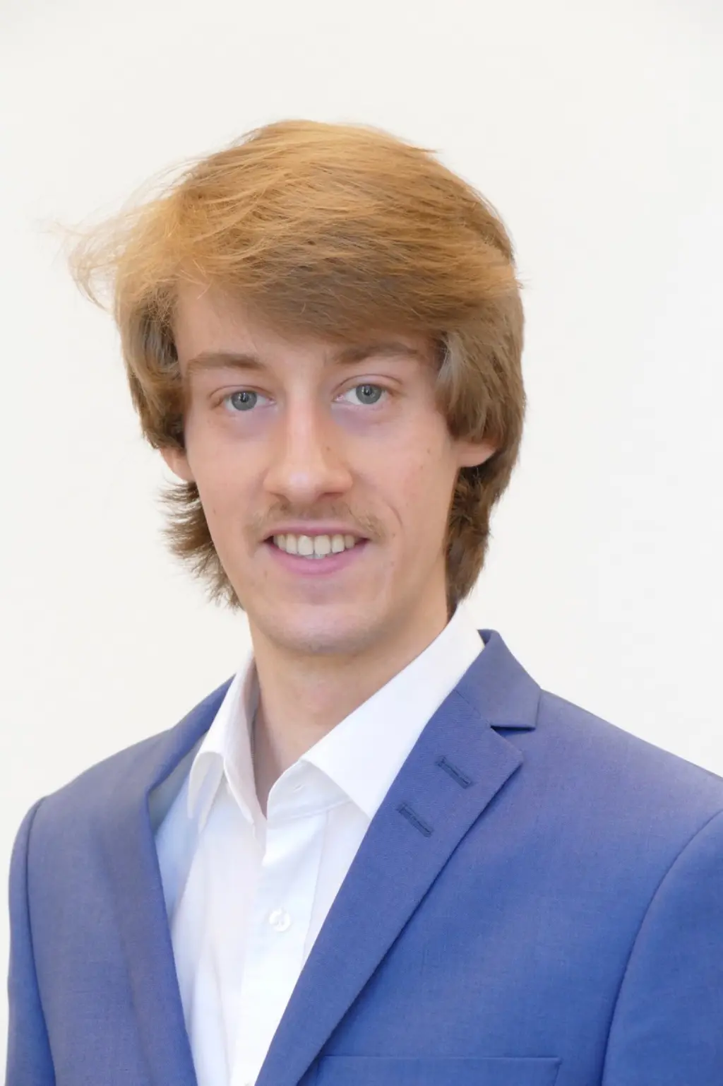 IMG_04:18-Oberkörper-klein