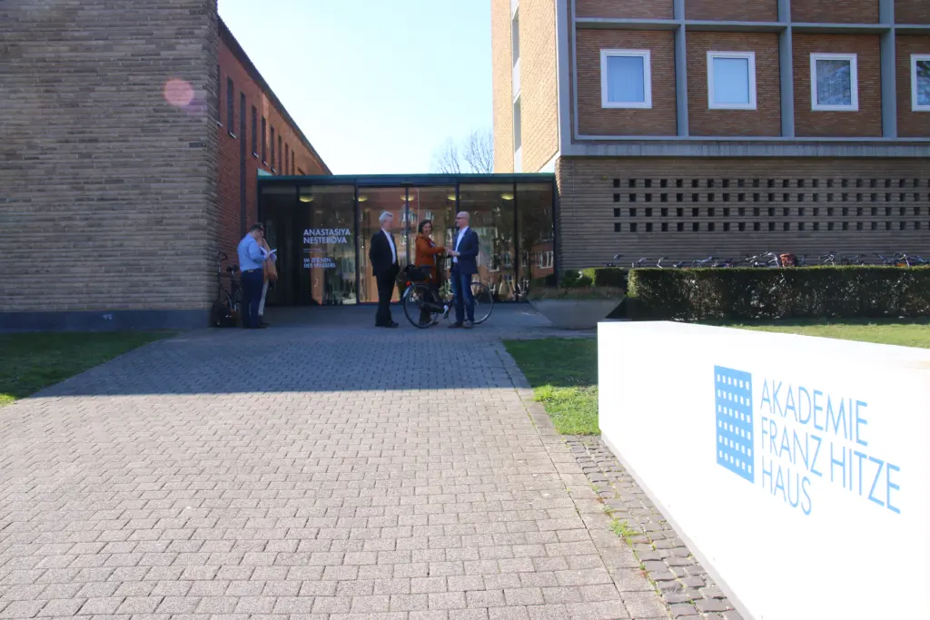 EAB8EBBB-1F20-4106-89F1-56C09A2AB0F0