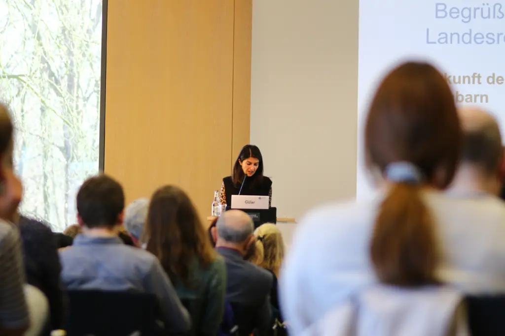 E9037521-FB35-4360-A8F0-A98EB7F18863