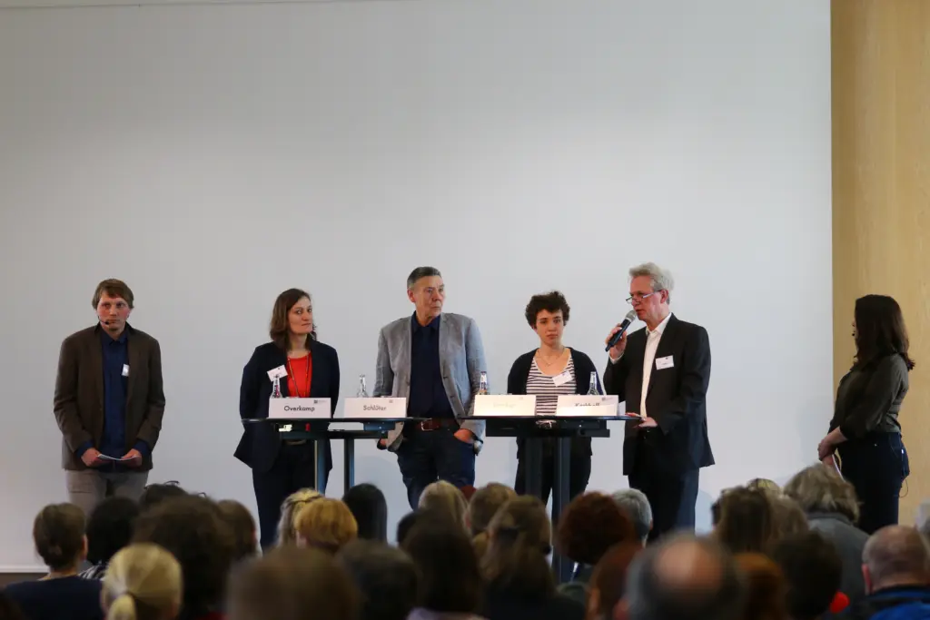 6A2A7126-472B-4D5F-8DDD-8414F32C89CB