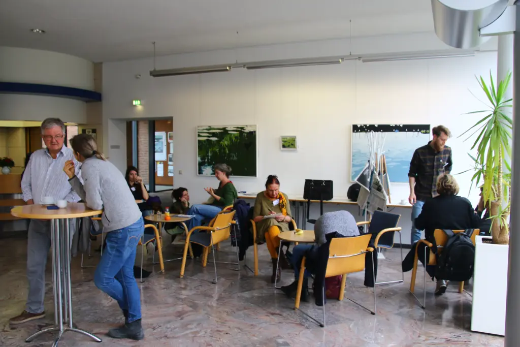 6417C7EE-0CB7-4172-8FCA-15B2445B4E19