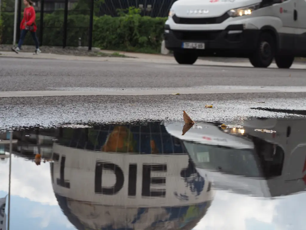 OLYMPUS DIGITAL CAMERA