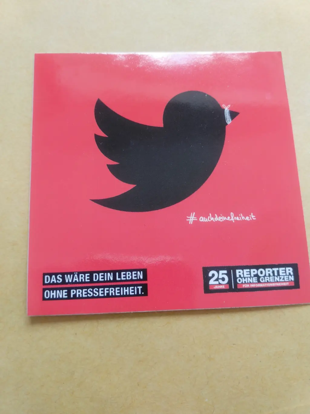 Sticker von Reporter ohne Grenzen, Aufnahme von Anna Abraham