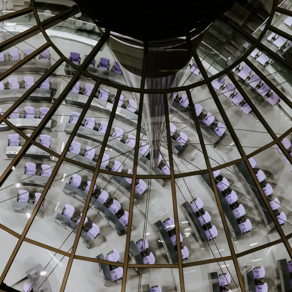 claudio-schwarz-wDGQ8dP14eM-unsplash