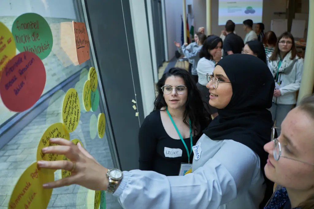 704CCE42-84C9-41FB-89DE-2A52CC5D5A6D