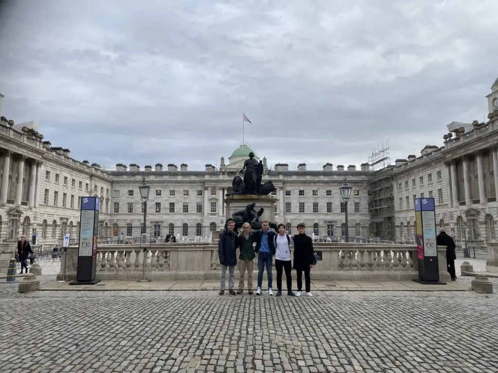 Kings College London
