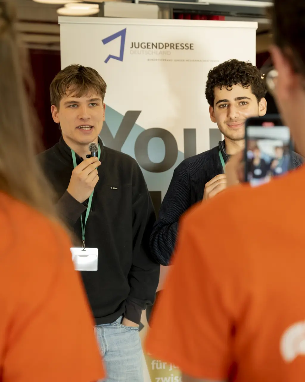 Das politikorange-Dokuteam hat die Veranstaltung auf den Social-Media-Kanälen der Jugendpresse begleitet. Foto: Jugendpresse Deutschland / Ella Seeger