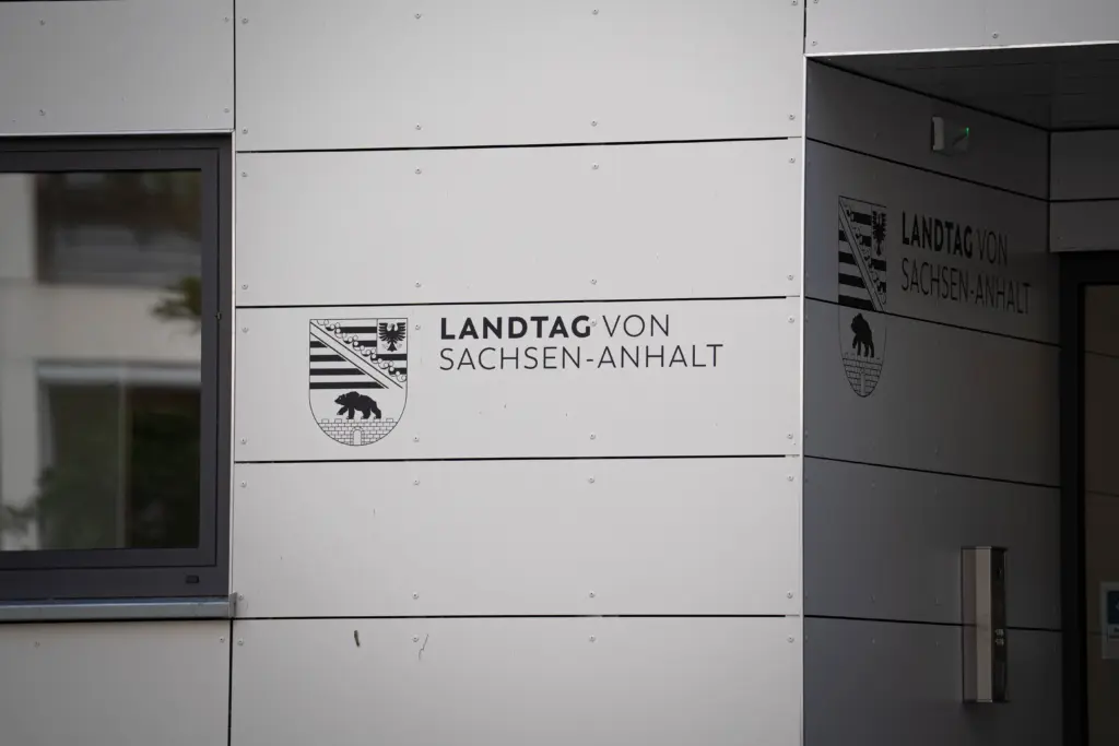 Der Hintereingang am Landtag von Sachsen-Anhalt.